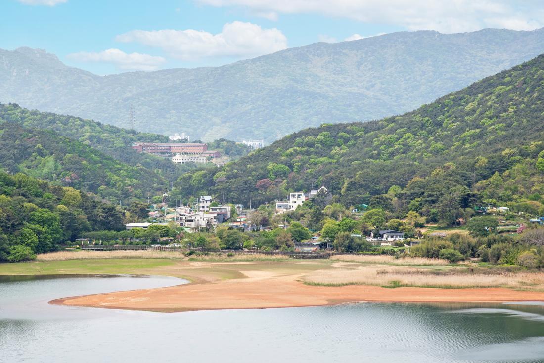 20250425_아홉산에서 바라본 회동호_2.jpg