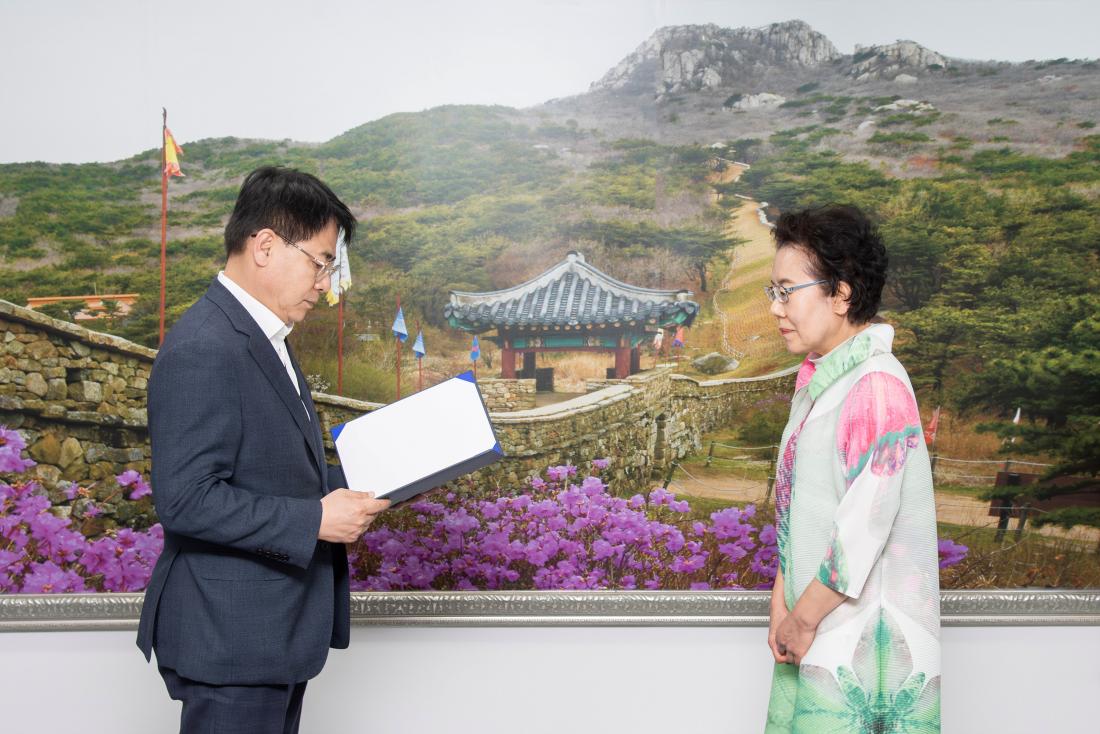 20250523_지방재정계획심의위원회 신규 위원 위촉식_2.jpg