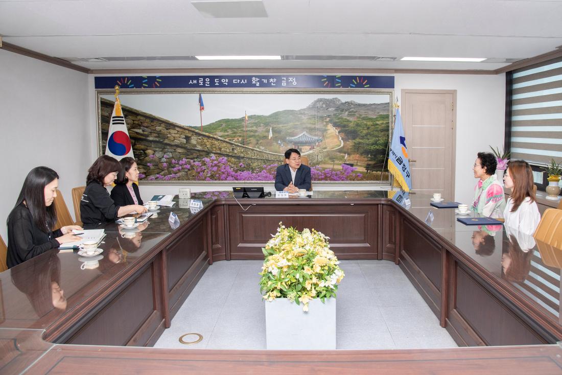 20250523_지방재정계획심의위원회 신규 위원 위촉식_10.jpg