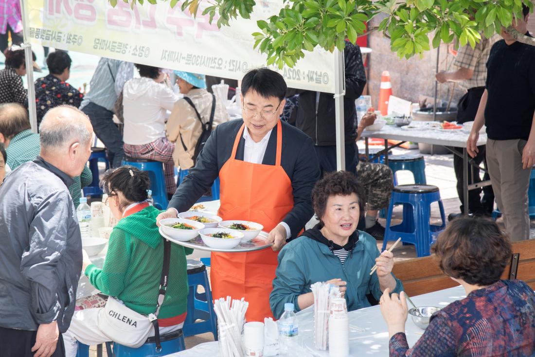 20250605_금사금빛풍물회 어르신 국수나눔 행사_10.jpg