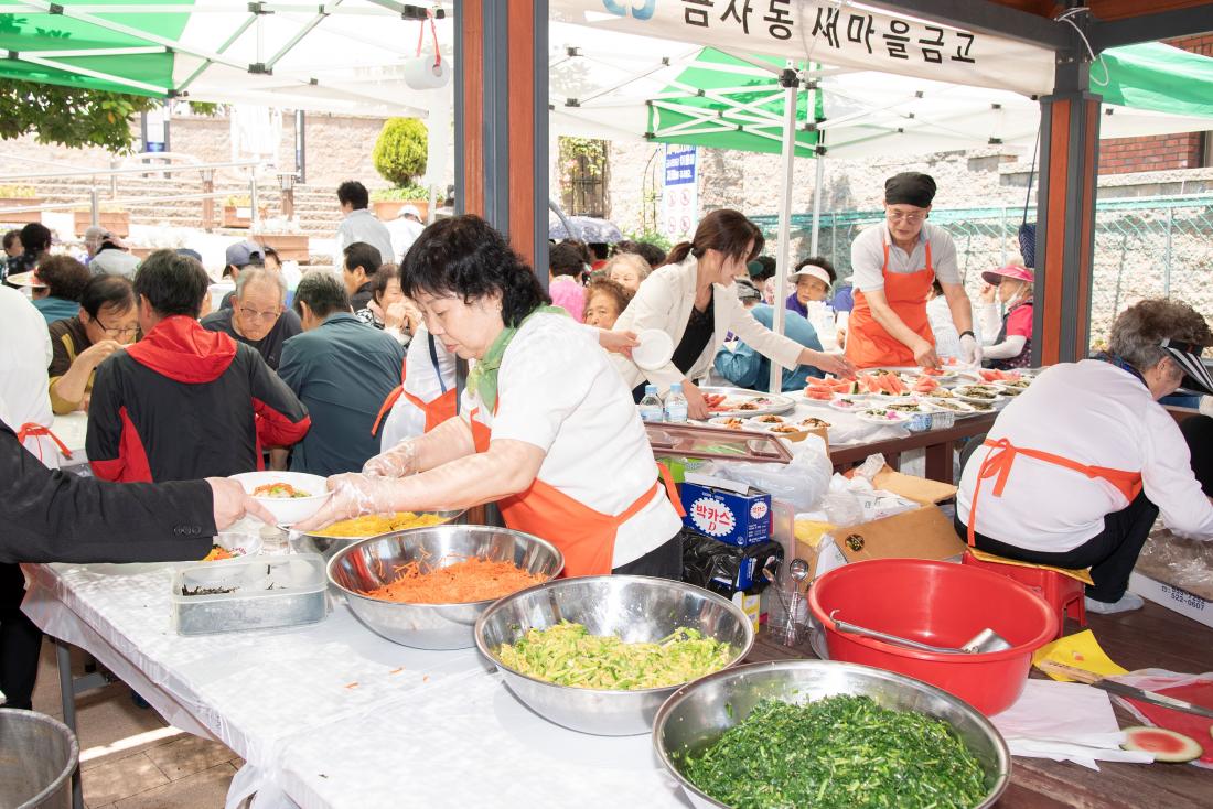 20250605_금사금빛풍물회 어르신 국수나눔 행사_14.jpg