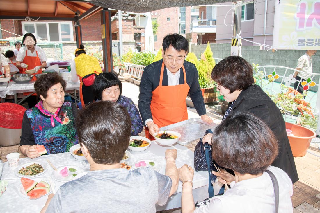 20250605_금사금빛풍물회 어르신 국수나눔 행사_8.jpg