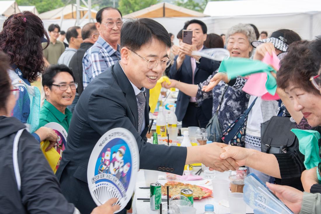 20250613_금정산성축제_부스방 문_20.jpg