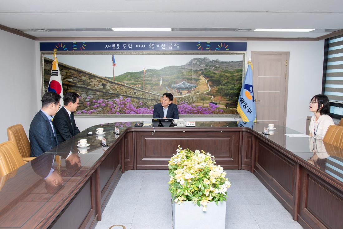 20250625_BNK부산은행, 이웃돕기 성품 기탁_3.jpg