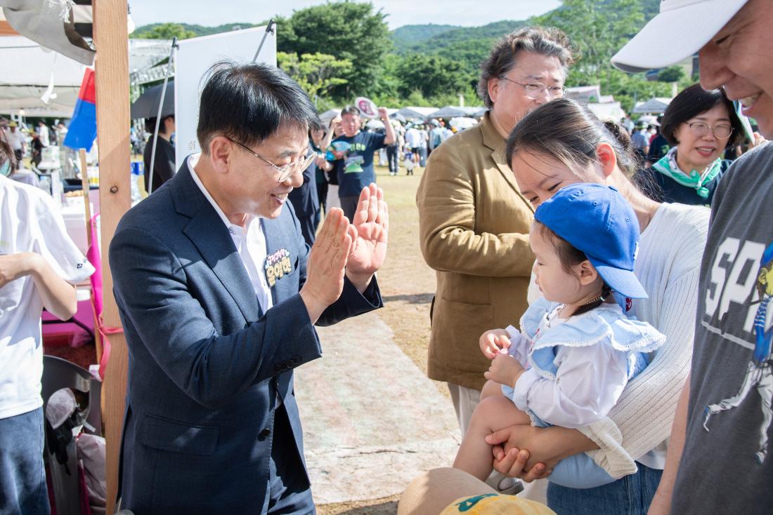 20250615_금정산성축제 부스방문_1.jpg