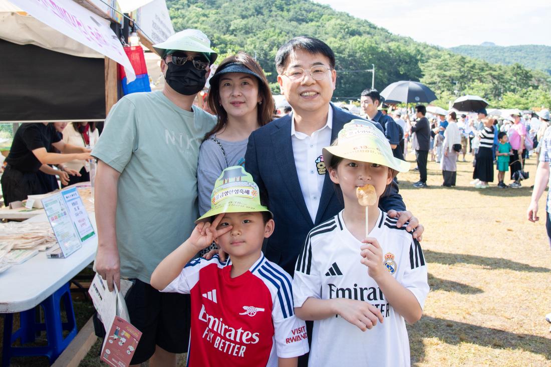 20250615_금정산성축제 부스방문_4.jpg