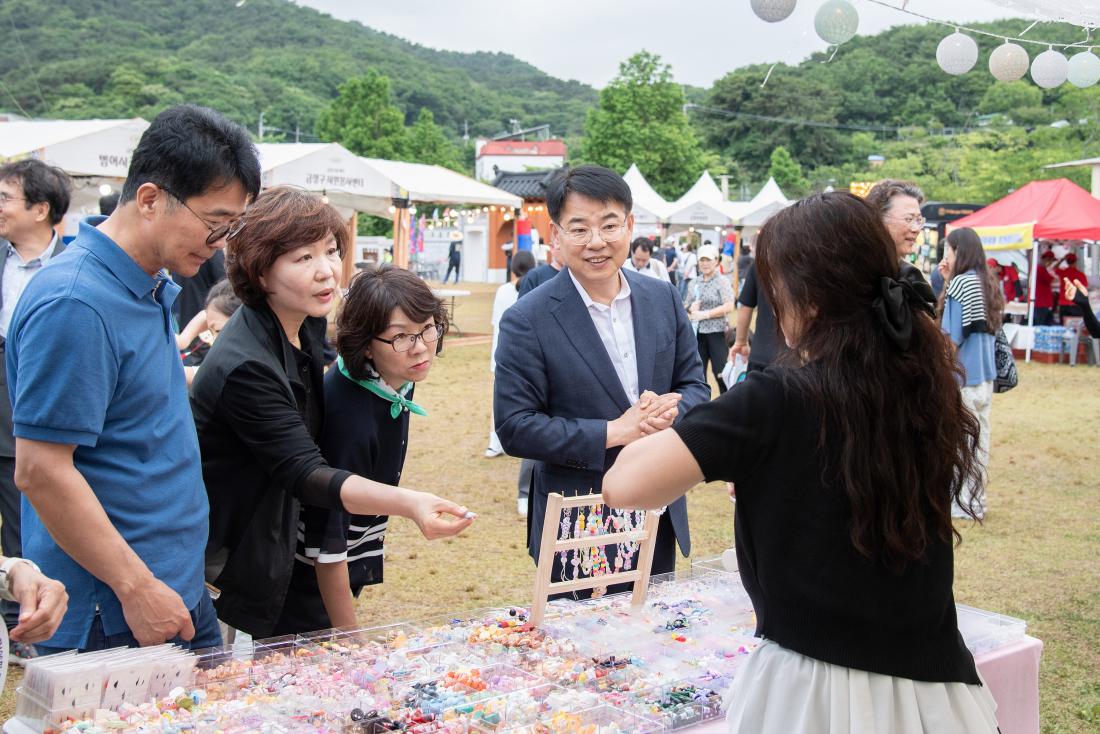 20250615_금정산성축제 부스방문_17.jpg