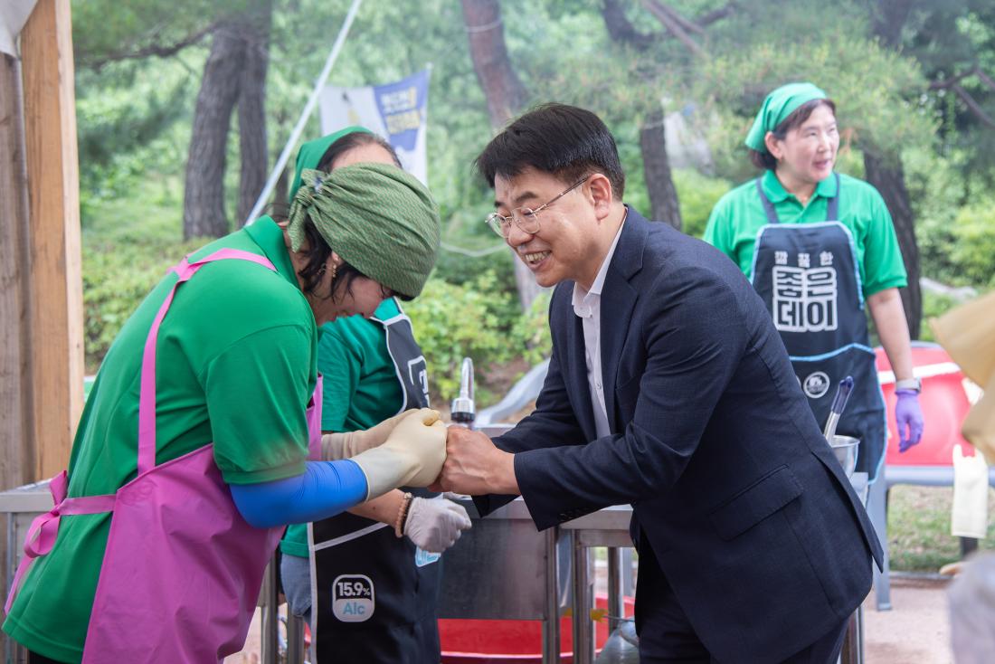 20250615_금정산성축제 부스방문_14.jpg