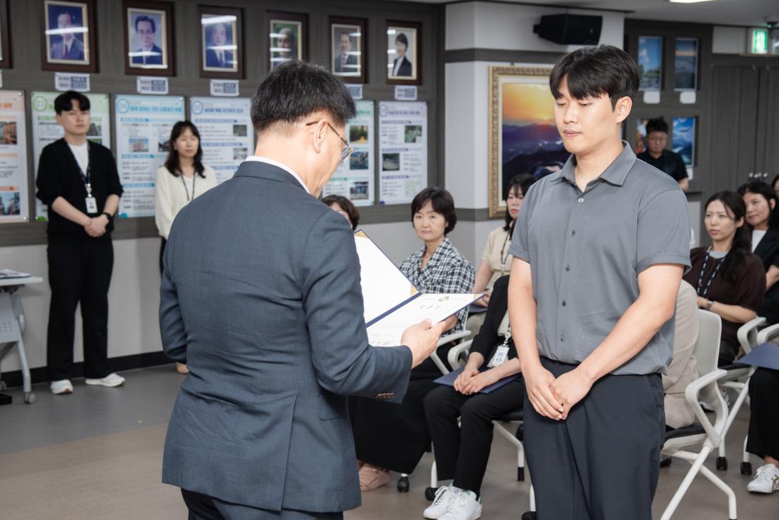 20250630_승진.전입.전보.신규 직원 임용장 수여식_48.jpg