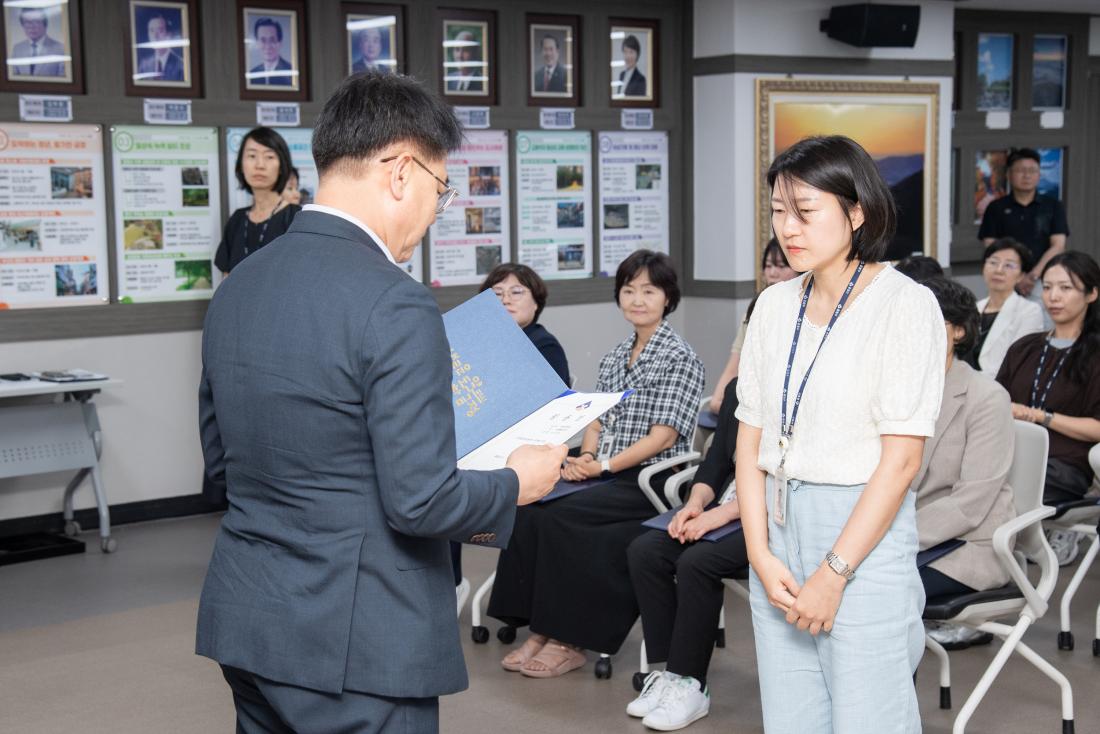 20250630_승진.전입.전보.신규 직원 임용장 수여식_41.jpg
