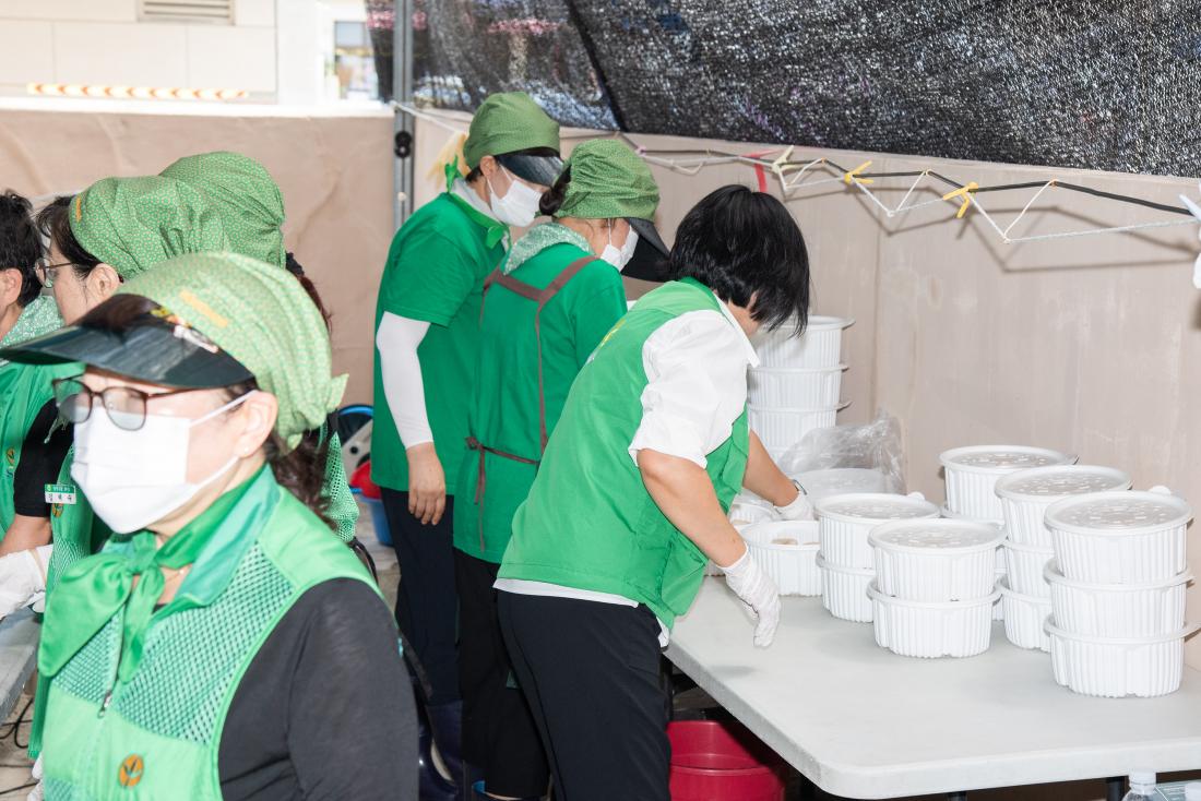 20250709_장전2동 새마을부녀회, 건강한 여름나기 삼계탕 나눔행사_6.jpg