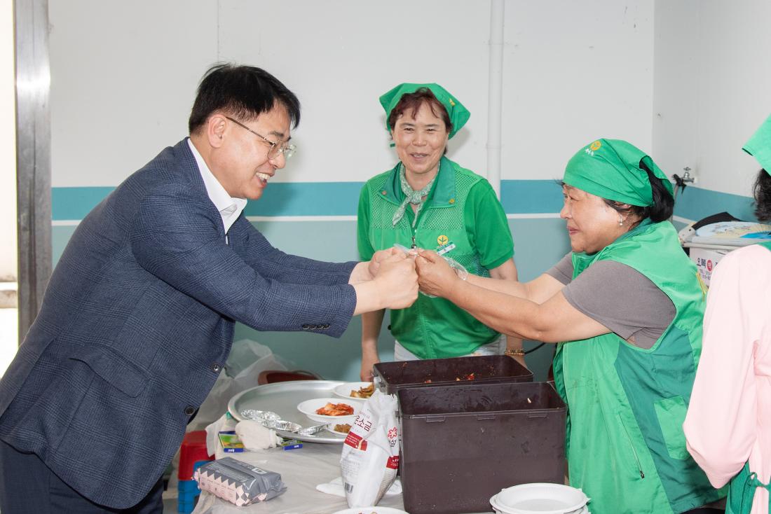 20250709_구서1동 새마을부녀회, 건강한 여름나기 삼계탕 나눔행사_5.jpg