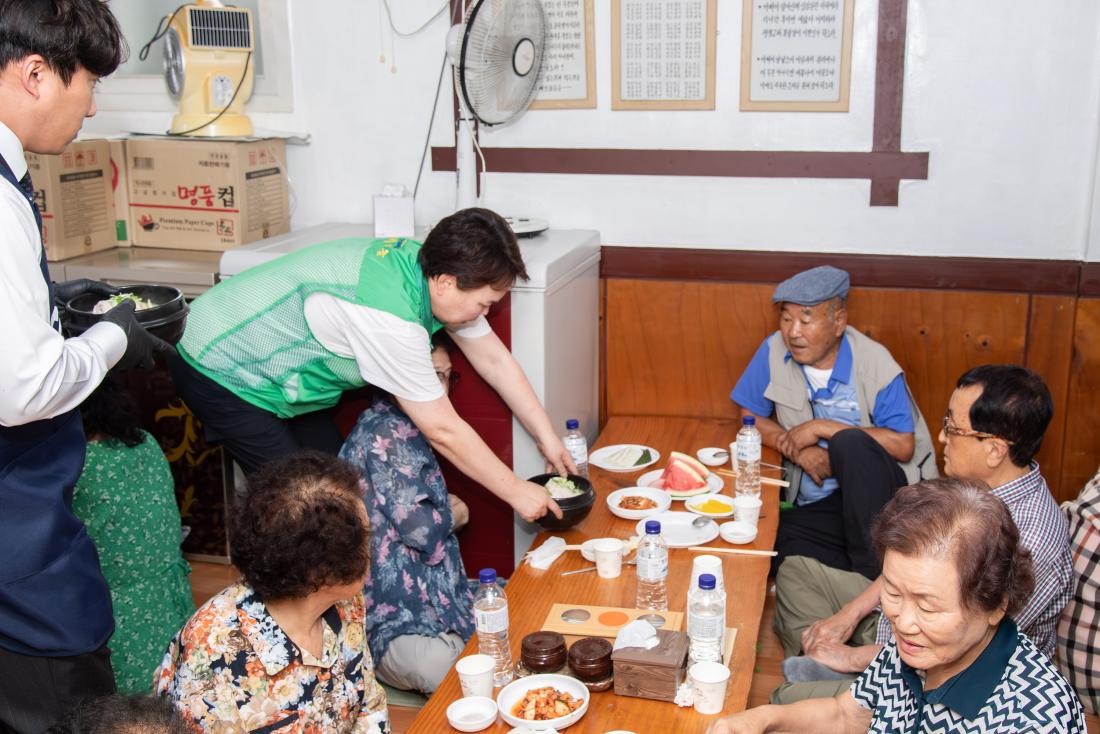 20250710_금사회동동 새마을부녀회, 건강한 여름나기 삼계탕 나눔행사_8.jpg