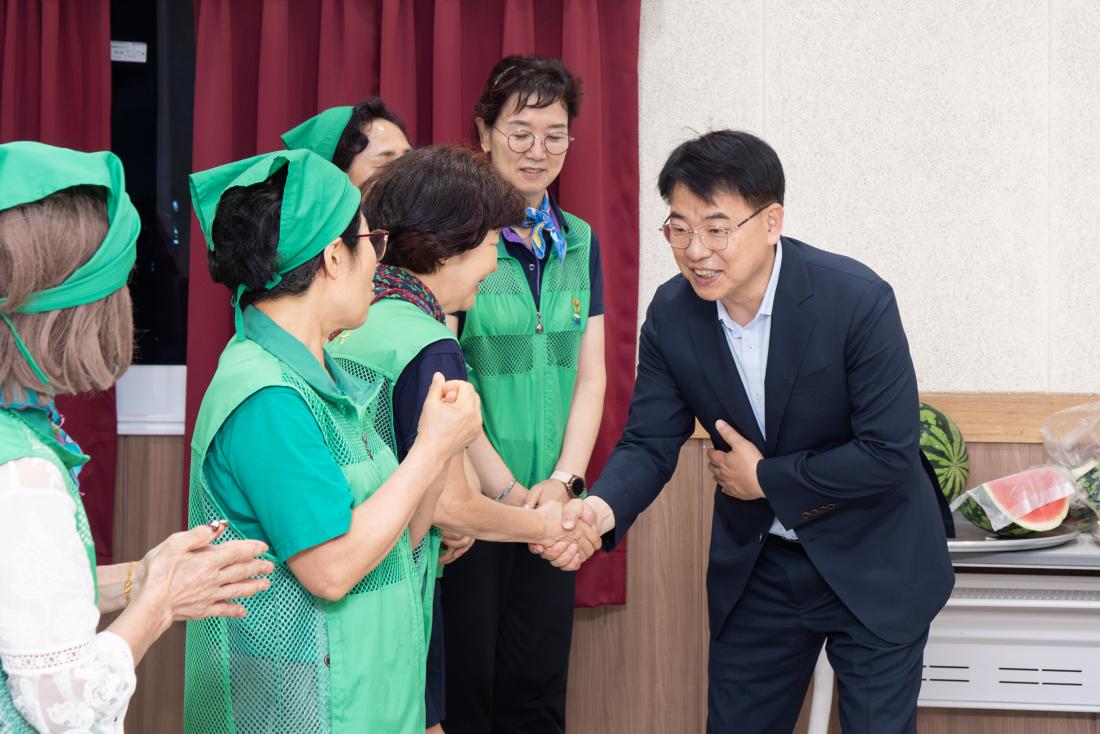 20250710_장전1동 새마을부녀회, 건강한 여름나기 삼계탕 나눔행사_5.jpg