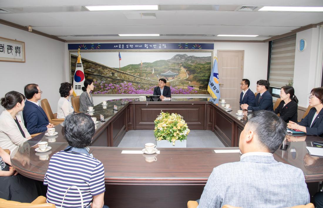 20250710_뉴욕스마일치과의원, 이웃돕기 성금 기탁_4.jpg