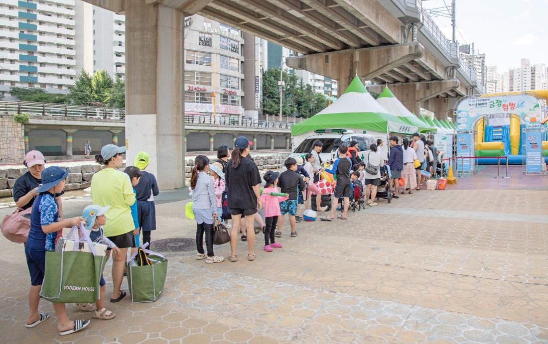 20250726_온천천 물놀이터 '금정 첨벙' 첫째 날_11.jpg