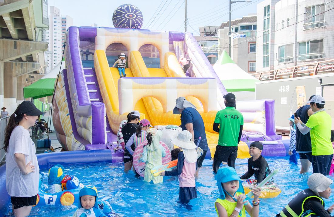20250727_온천천 물놀이터 '금정 첨벙' 둘째 날_20.jpg