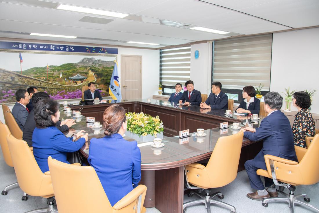 20250813_라이온스협회 11지역, 이웃돕기 성금 기탁_5.jpg