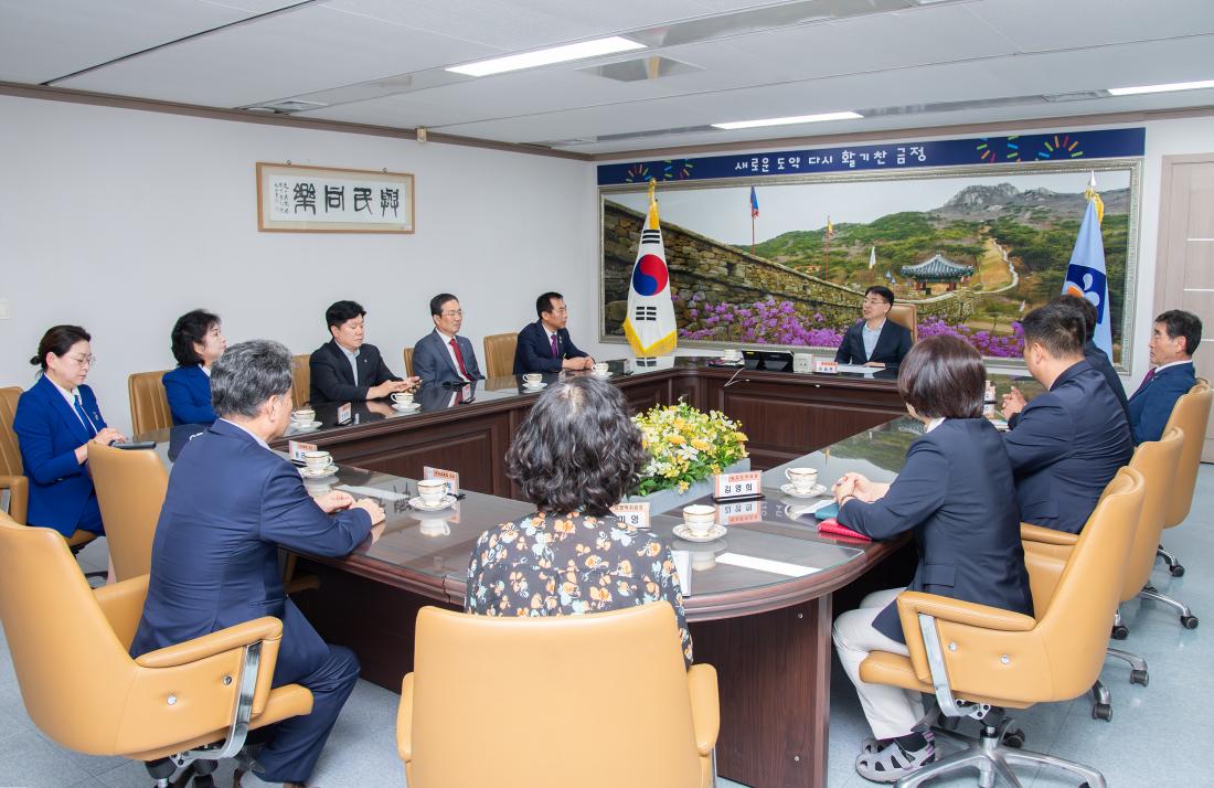 20250813_라이온스협회 11지역, 이웃돕기 성금 기탁_4.jpg