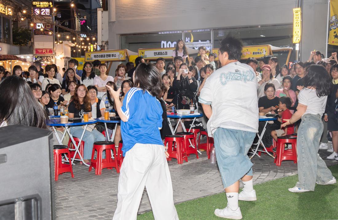 20250905_부산세일페스타 '부대 앞으로'_22.jpg