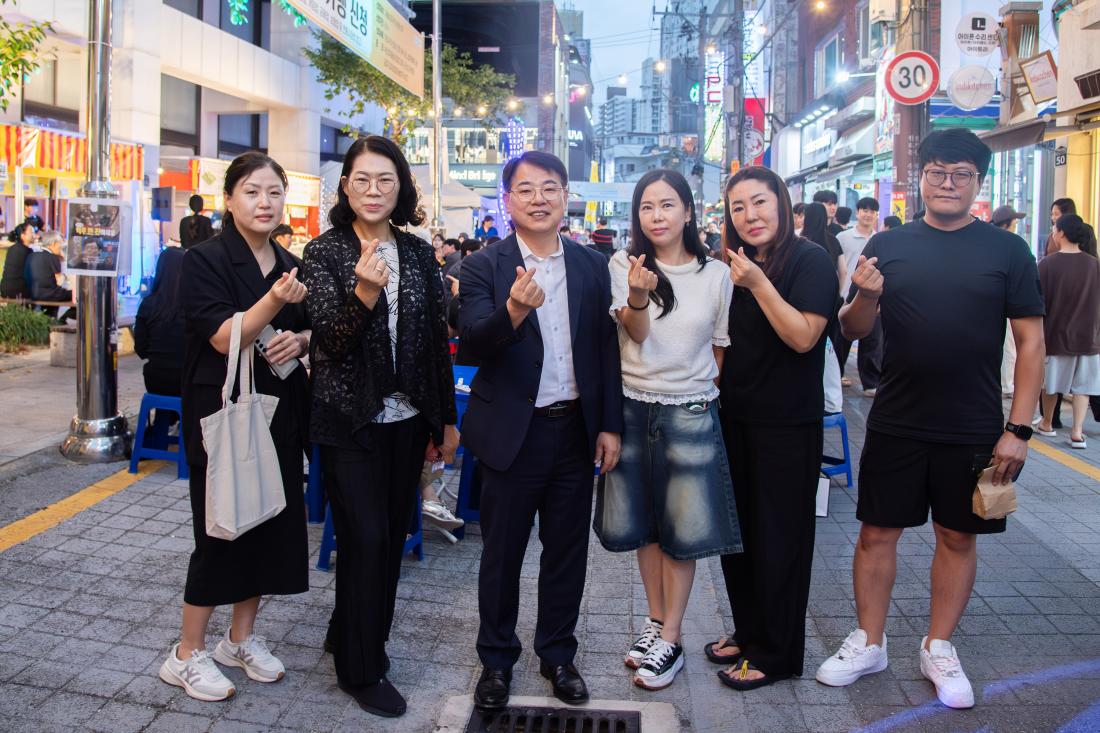 20250905_부산세일페스타 '부대 앞으로'_12.jpg