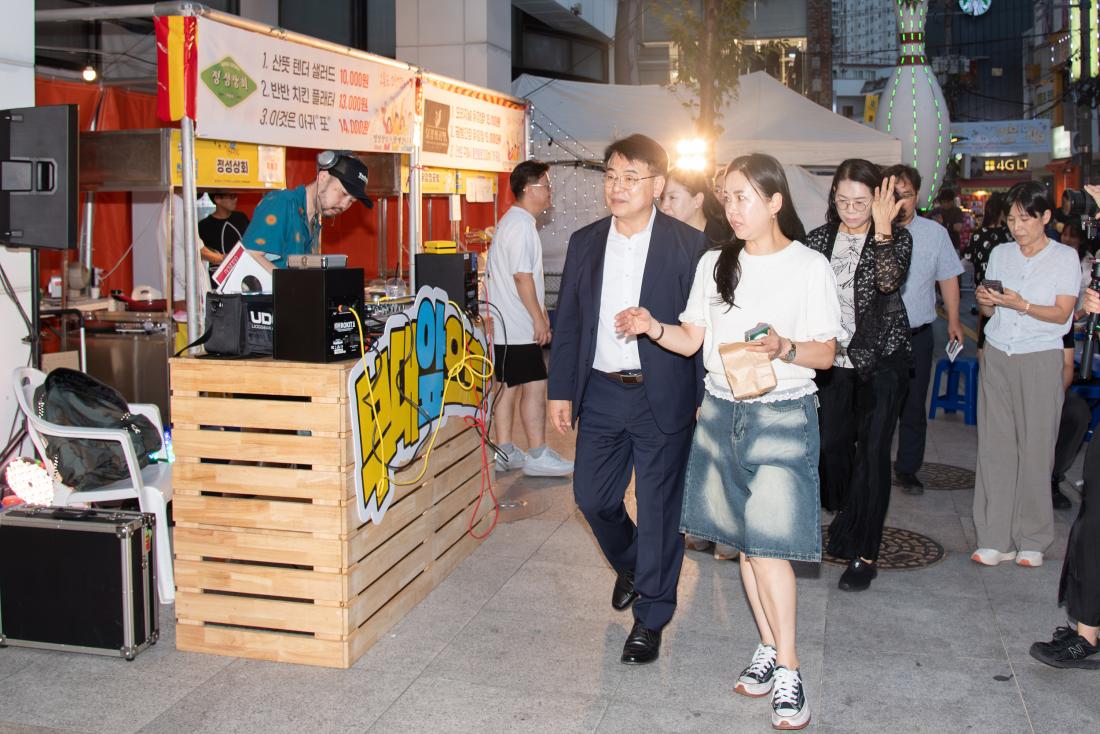 20250905_부산세일페스타 '부대 앞으로'_10.jpg