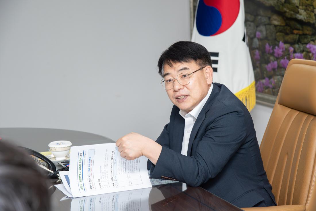 20250912_고문 변호사 위촉장 수여식_5.jpg