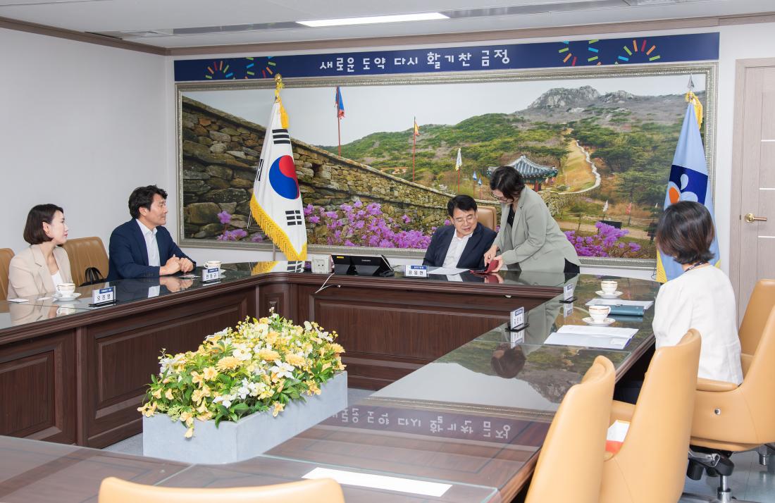 20250916_(주)메이븐스 이웃돕기 성품 기탁식_6.jpg