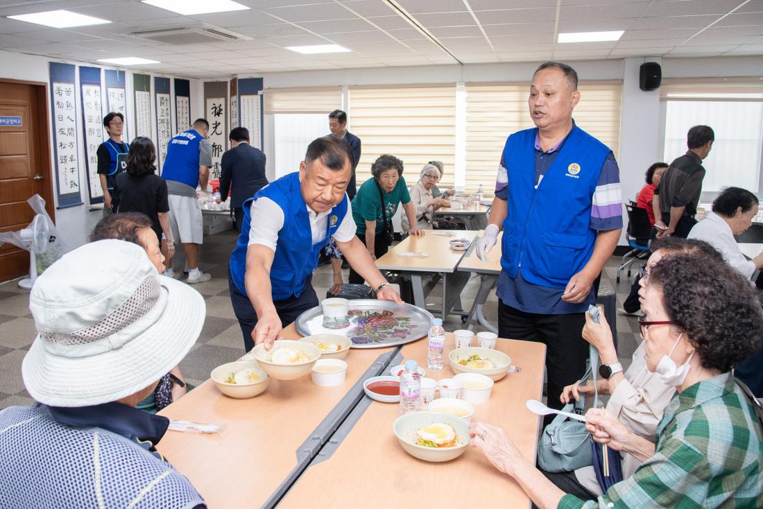 20250919_바르게살기운동금정구협의회 어르신 효 밥상 행사_10.jpg