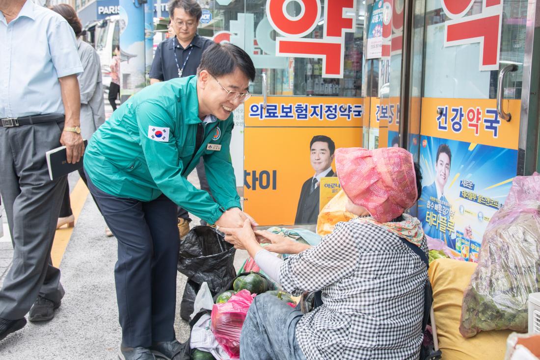 20250930_전통시장 현장방문_8.jpg