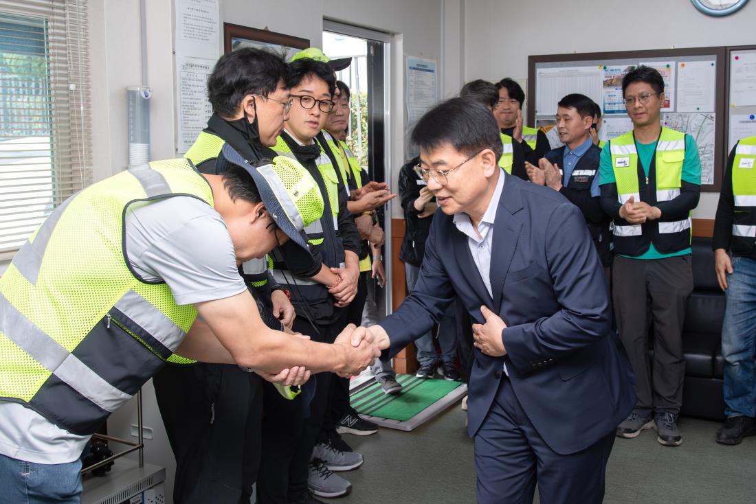 20251002_현업종사원 격려 방문_8.jpg