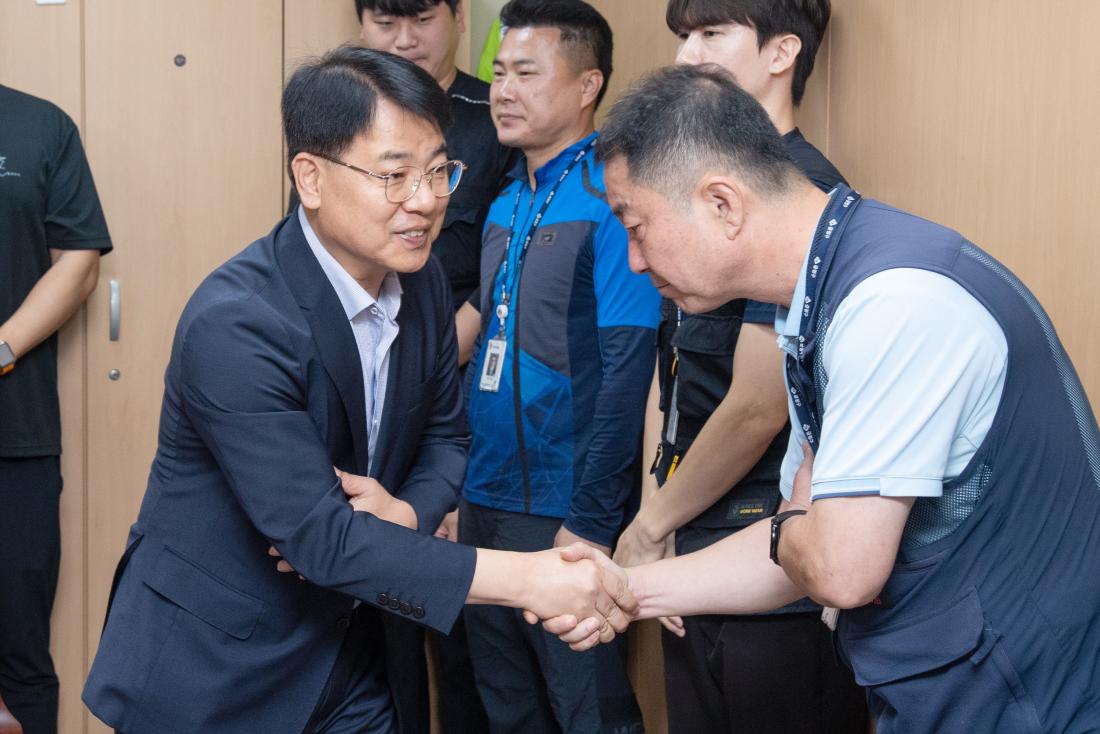 20251002_현업종사원 격려 방문_4.jpg