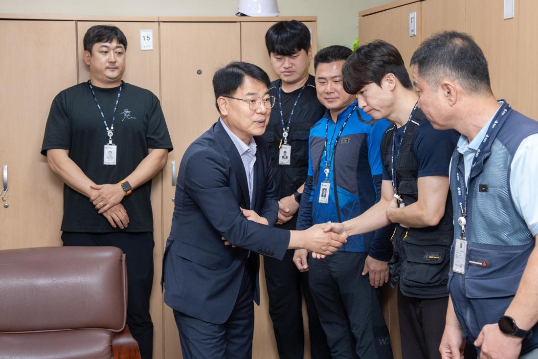 20251002_현업종사원 격려 방문_3.jpg