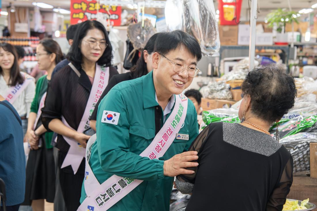202501002_전통시장 방문_6.jpg