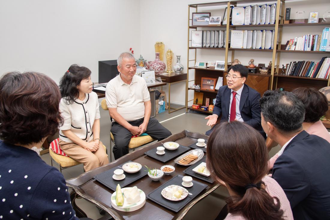 20251013_라라라 페스티벌 참여 우수사업장 현장방문_9.jpg