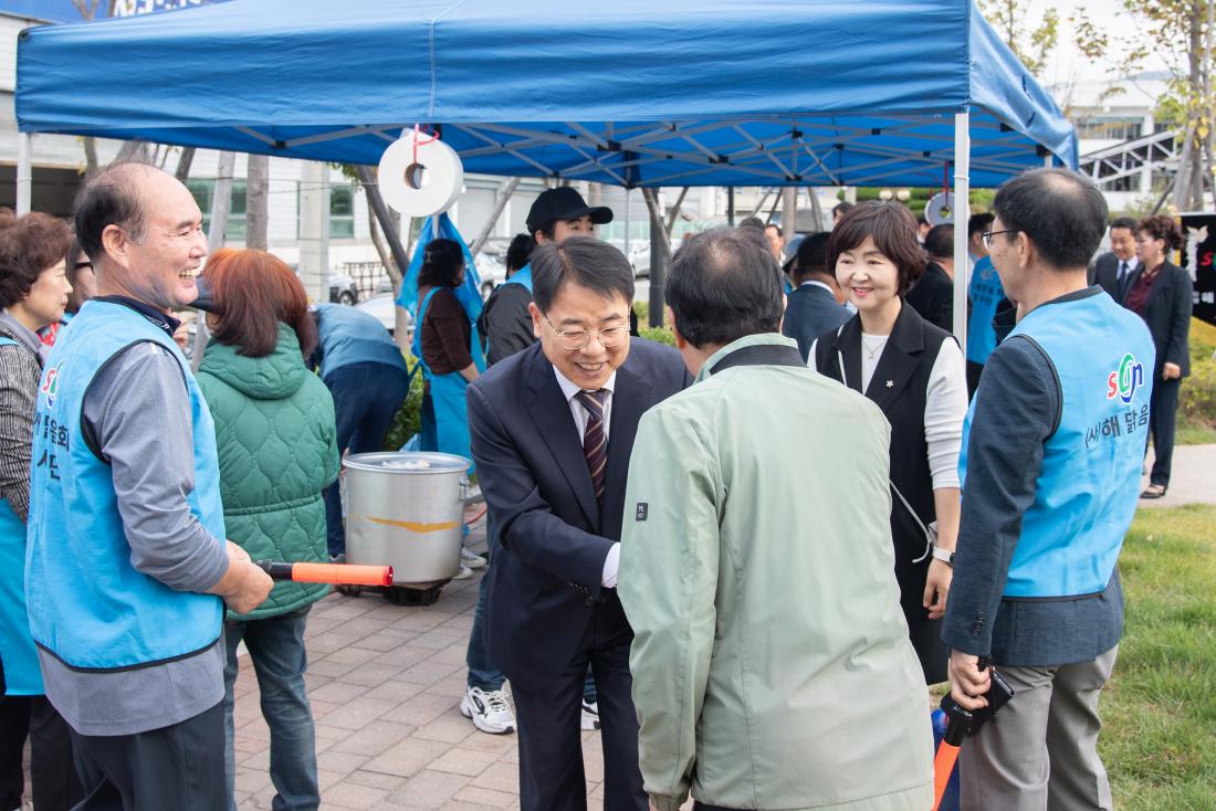 20251024_(사)해맑음회 어르신 한끼 나눔행사_5.jpg