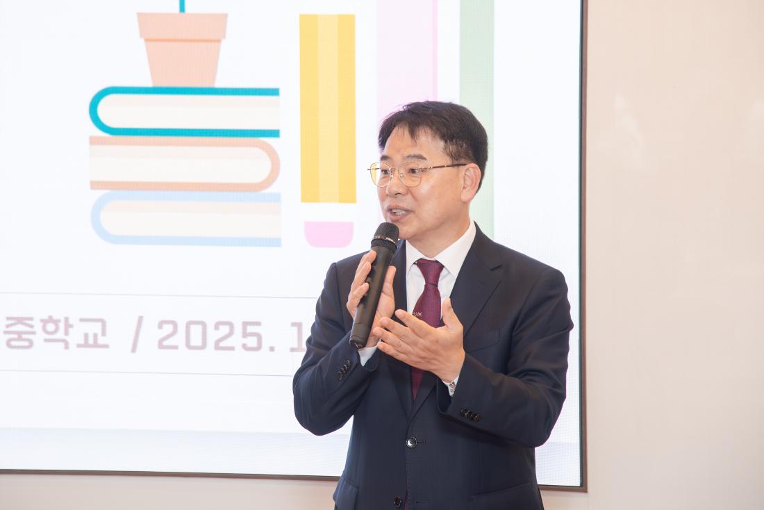 20251027_안전한 학교 만들기 등교길 캠페인_17.jpg