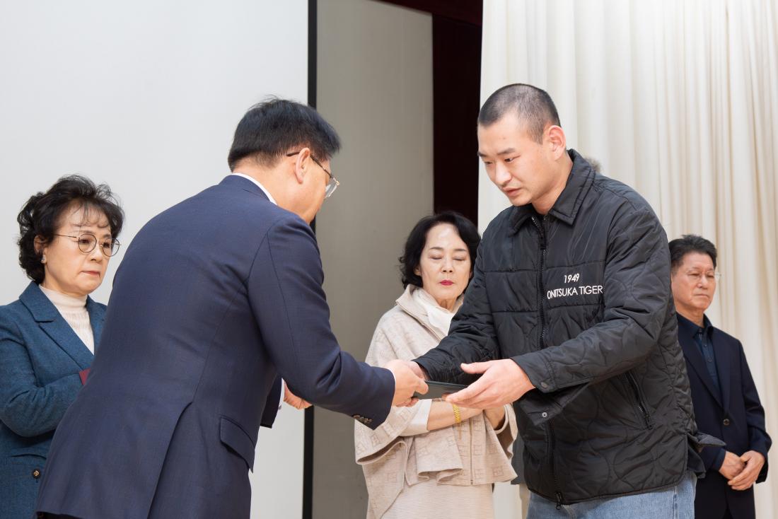 20251103_민선8기 10대 출범 1주년 정례조례_18.jpg