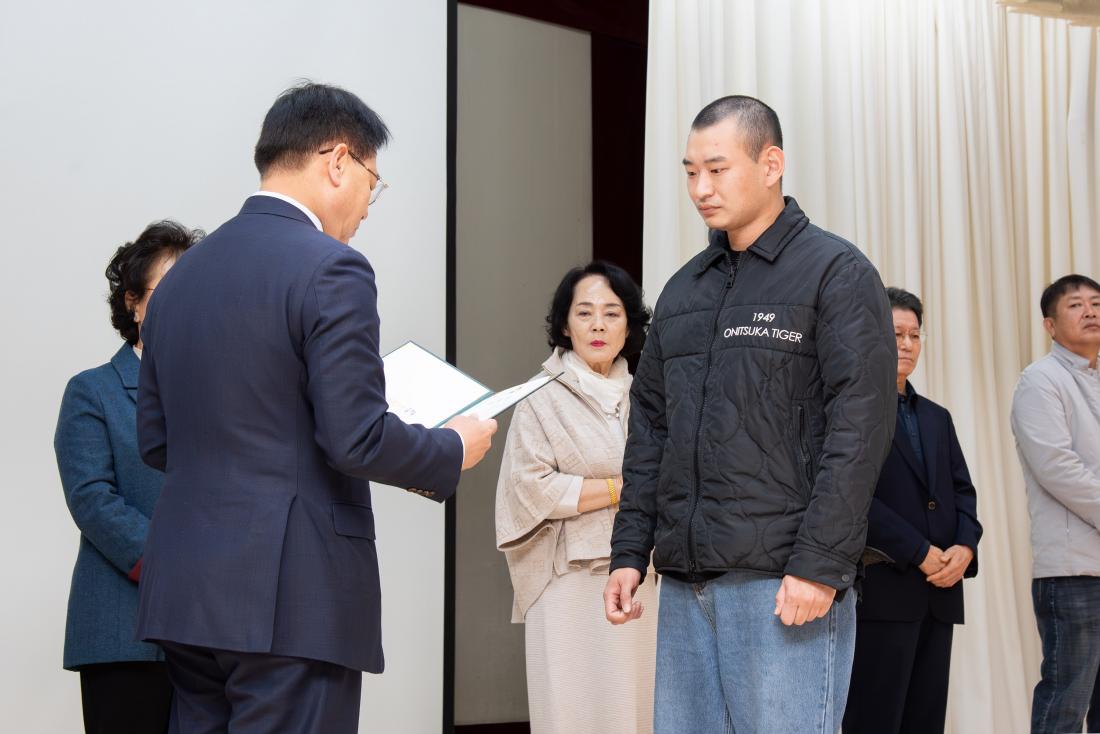 20251103_민선8기 10대 출범 1주년 정례조례_17.jpg