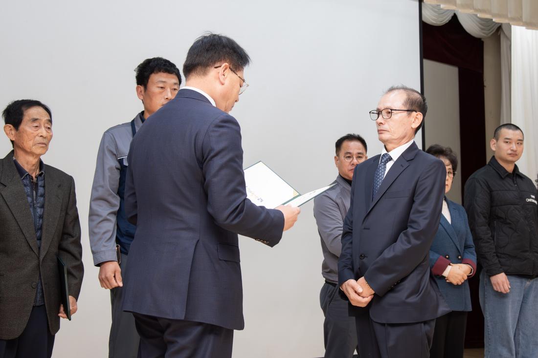 20251103_민선8기 10대 출범 1주년 정례조례_15.jpg