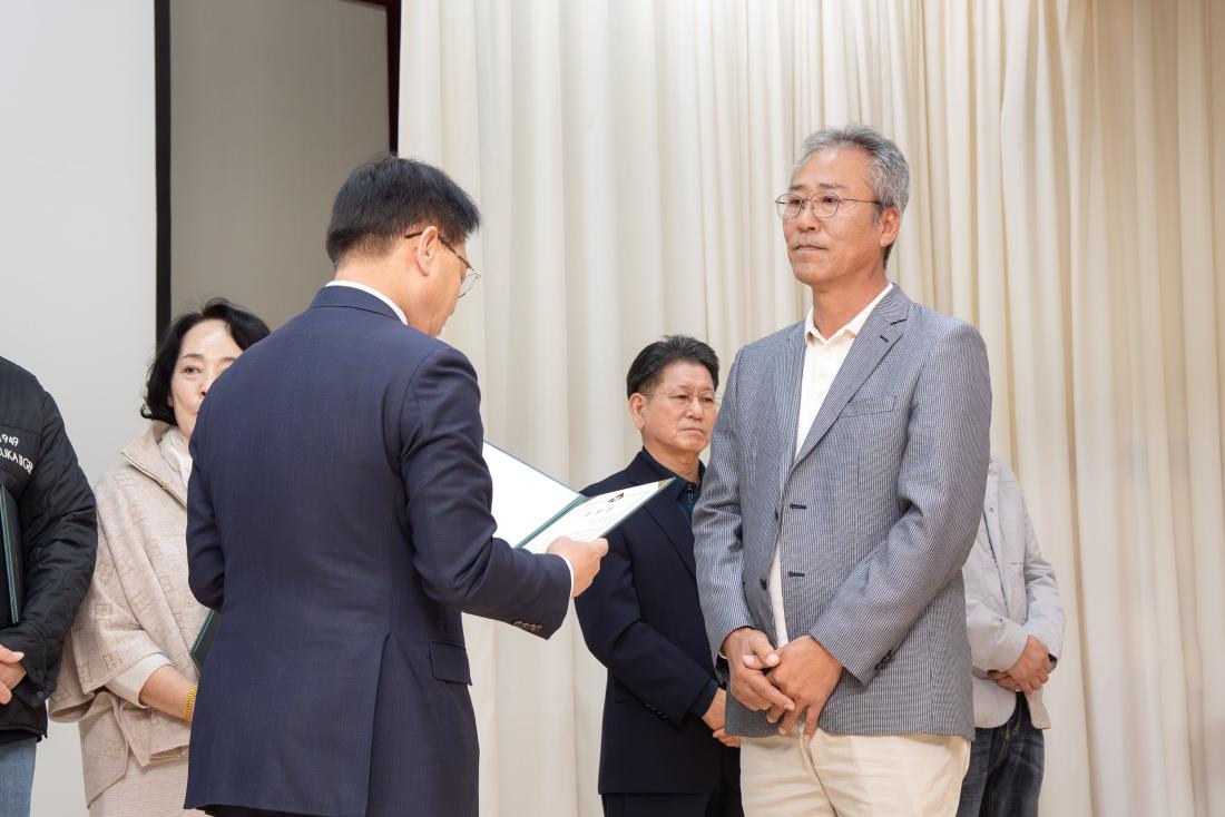 20251103_민선8기 10대 출범 1주년 정례조례_20.jpg