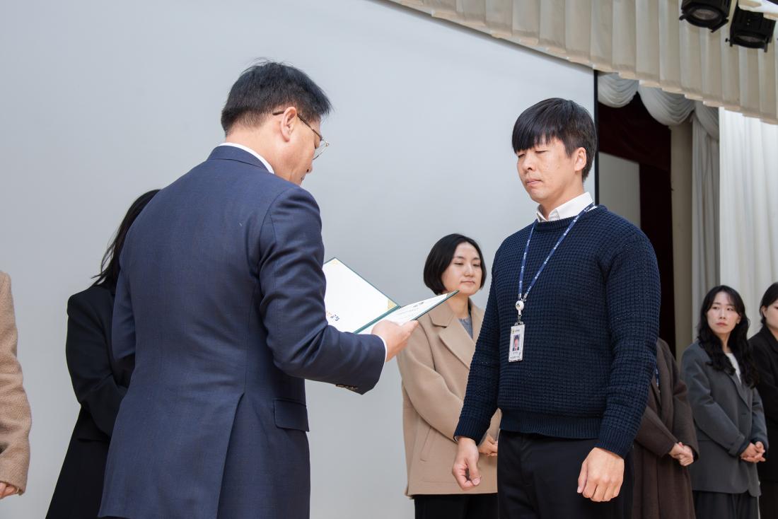 20251103_민선8기 10대 출범 1주년 정례조례_40.jpg