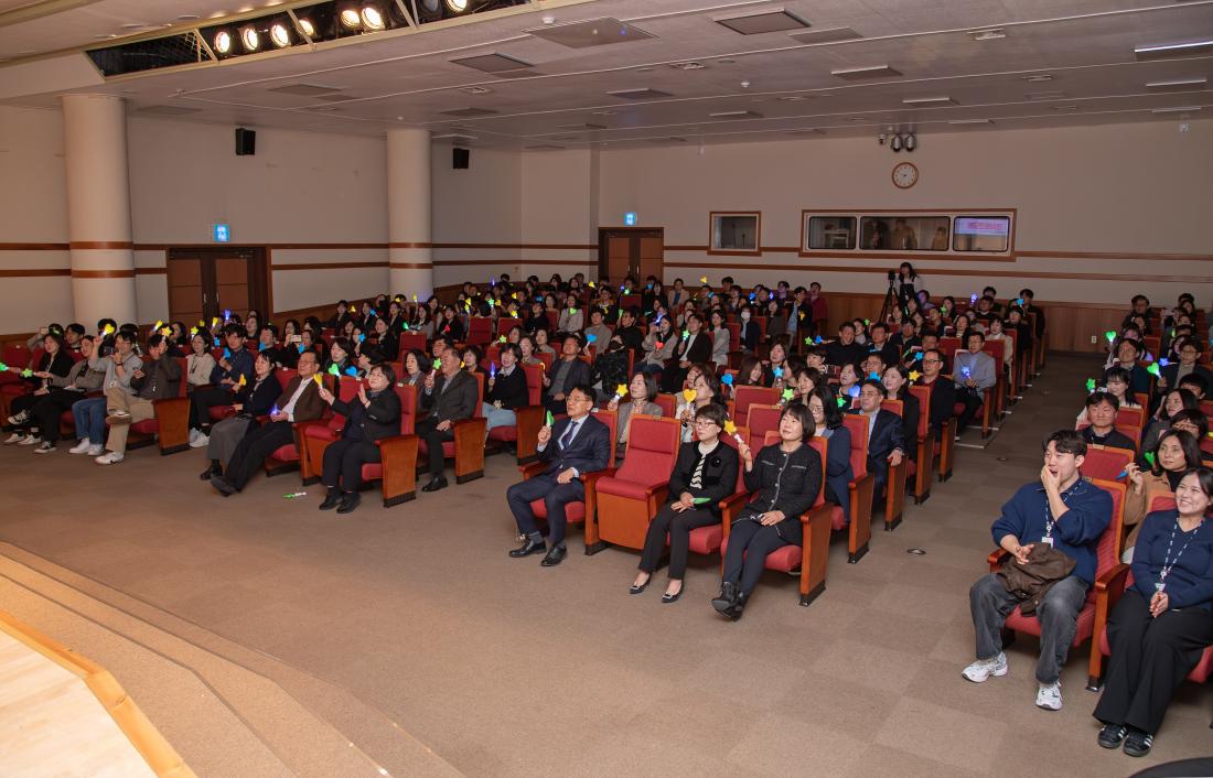 20251103_민선8기 10대 출범 1주년 정례조례_51.jpg