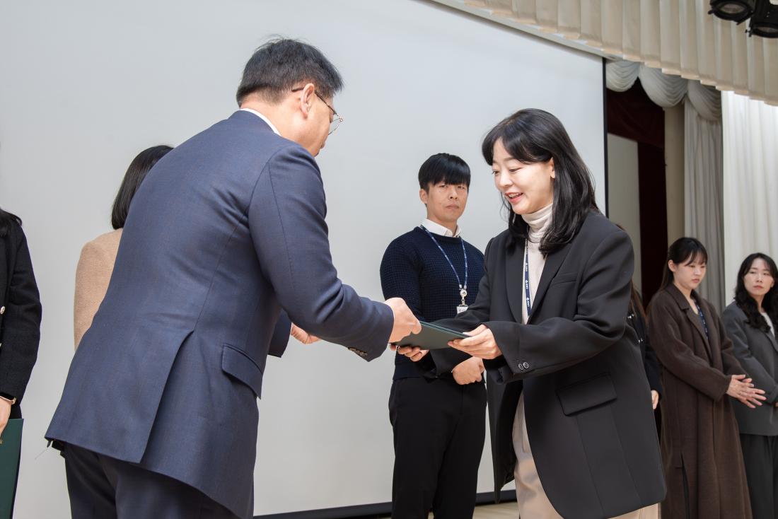 20251103_민선8기 10대 출범 1주년 정례조례_39.jpg