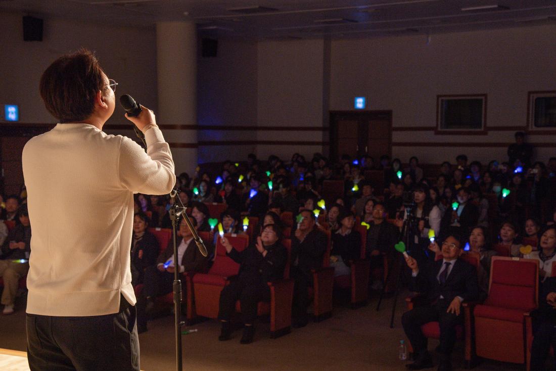 20251103_민선8기 10대 출범 1주년 정례조례_57.jpg