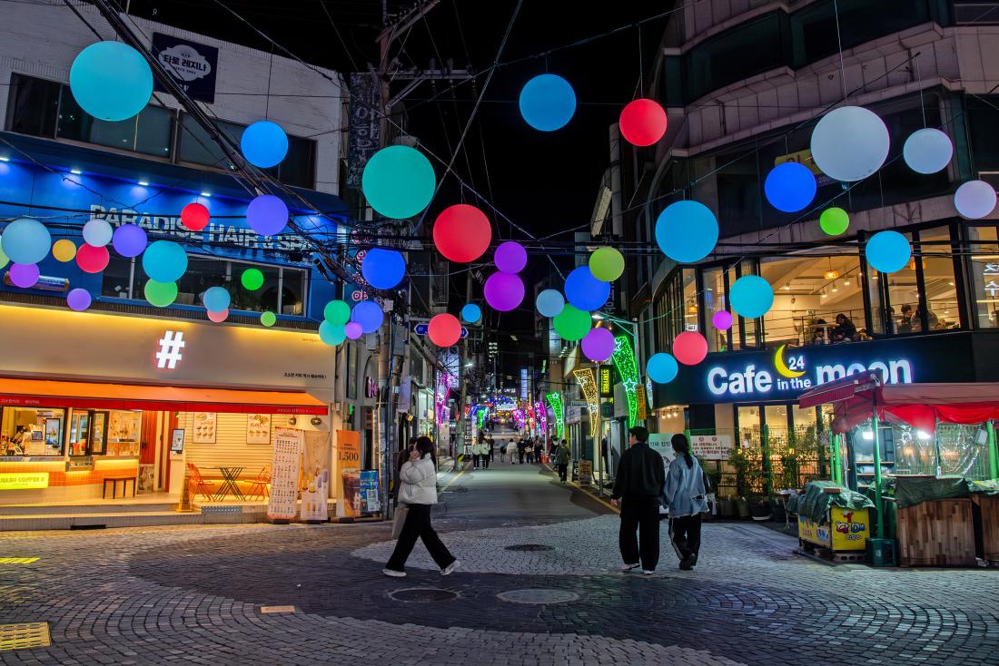 20251029_부산대학로 빛거리_11.jpg