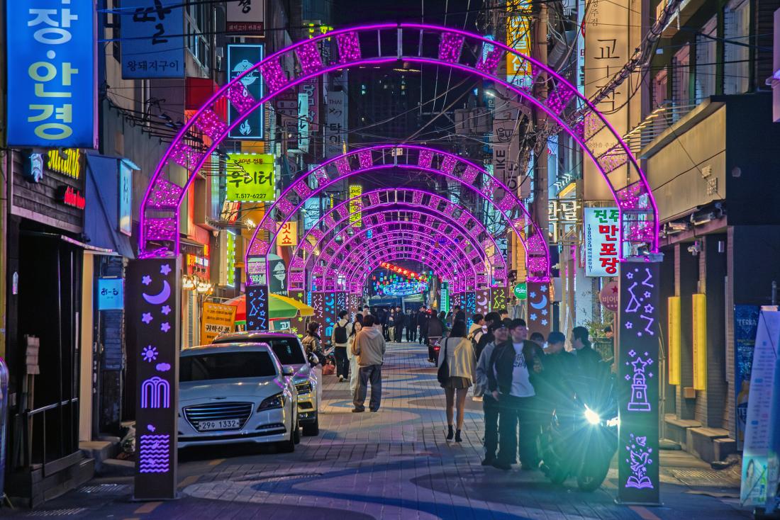 20251029_부산대학로 빛거리_5.jpg