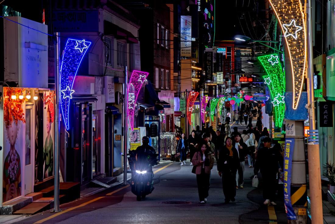 20251029_부산대학로 빛거리_7_2.jpg