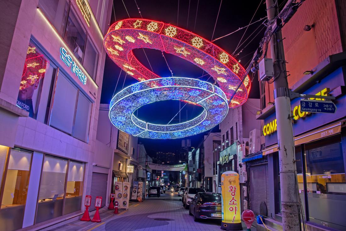 20251029_부산대학로 빛거리_2.jpg