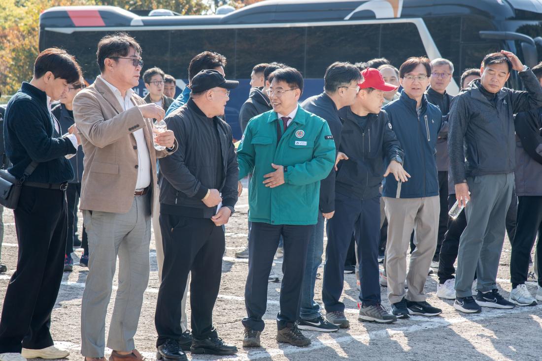 20251104_노사민정 걷기대회_8.jpg